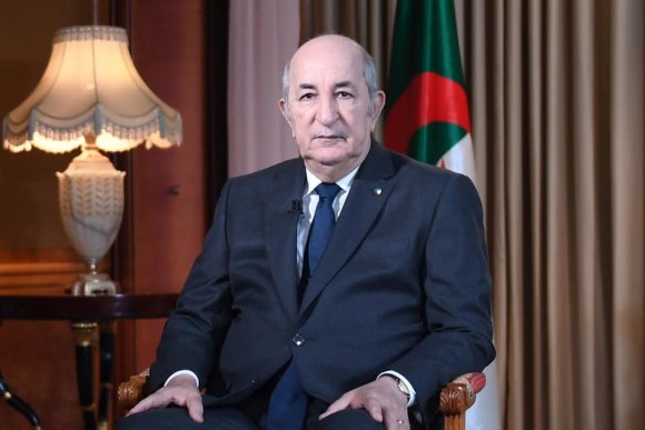 رئيس الجمهورية يحيي العمال الجزائريين ويدعو الى مواصلة الالتفاف حول المسار الإصلاحي الشامل لبناء الجزائر الجديدة