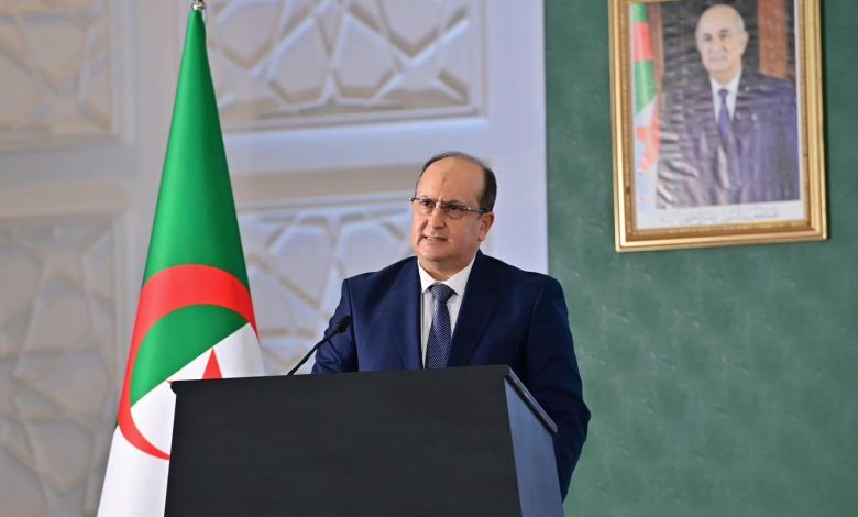 الوزير الاول يترأس اجتماعا للحكومة