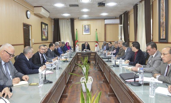 وزير التربية الوطنية يدعو إلى تكثيف الزيارات الميدانية للمؤسسات التعليمية