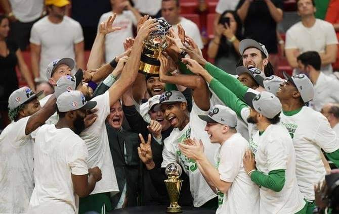 بوسطن سلتيكس يحسم السلسلة ويتأهل إلى نهائي NBA.