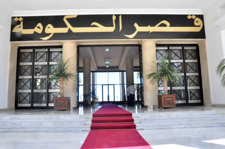توظيف الشباب ومكافحة الحرائق على طاولة الحكومة
