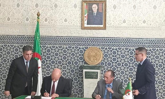 التوقيع على برتوكول للتعاون بين وزارتي العدل والمالية في مجال تبادل المعلومات