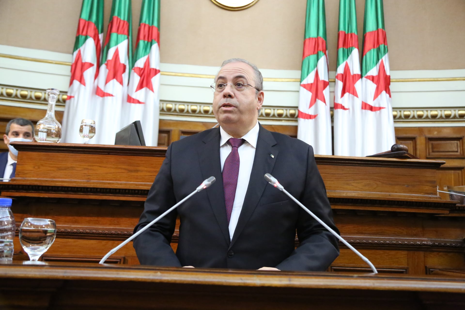 أحمد زغدار: اعادة بعث المؤسسات المتوقفة يوفر على الدولة ملايين الدولارات