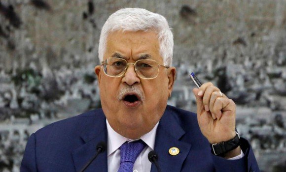 الرئيس عباس يؤكد حق الشعب الفلسطيني في الدفاع عن نفسه