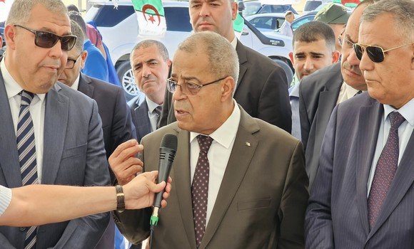 وزير الصناعة يدعو إلى استقطاب المستثمرين لتجسيد مشاريعهم بالمنطقة الصناعية بحاسي بن عبد الله بورقلة