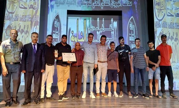 مهرجان الموسيقى والأغنية الشاوية بخنشلة: تتويج فرقة “ديهيا” بالمرتبة الأولى
