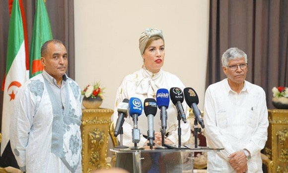 زيارة لورشات التكوين في مهن فنون العرض لفائدة الطلبة الصحراويين
