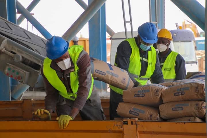 انطلاق نشاط مصنع الإسمنت بتيمقطن بطاقة تفوق مليون طن سنويًا
