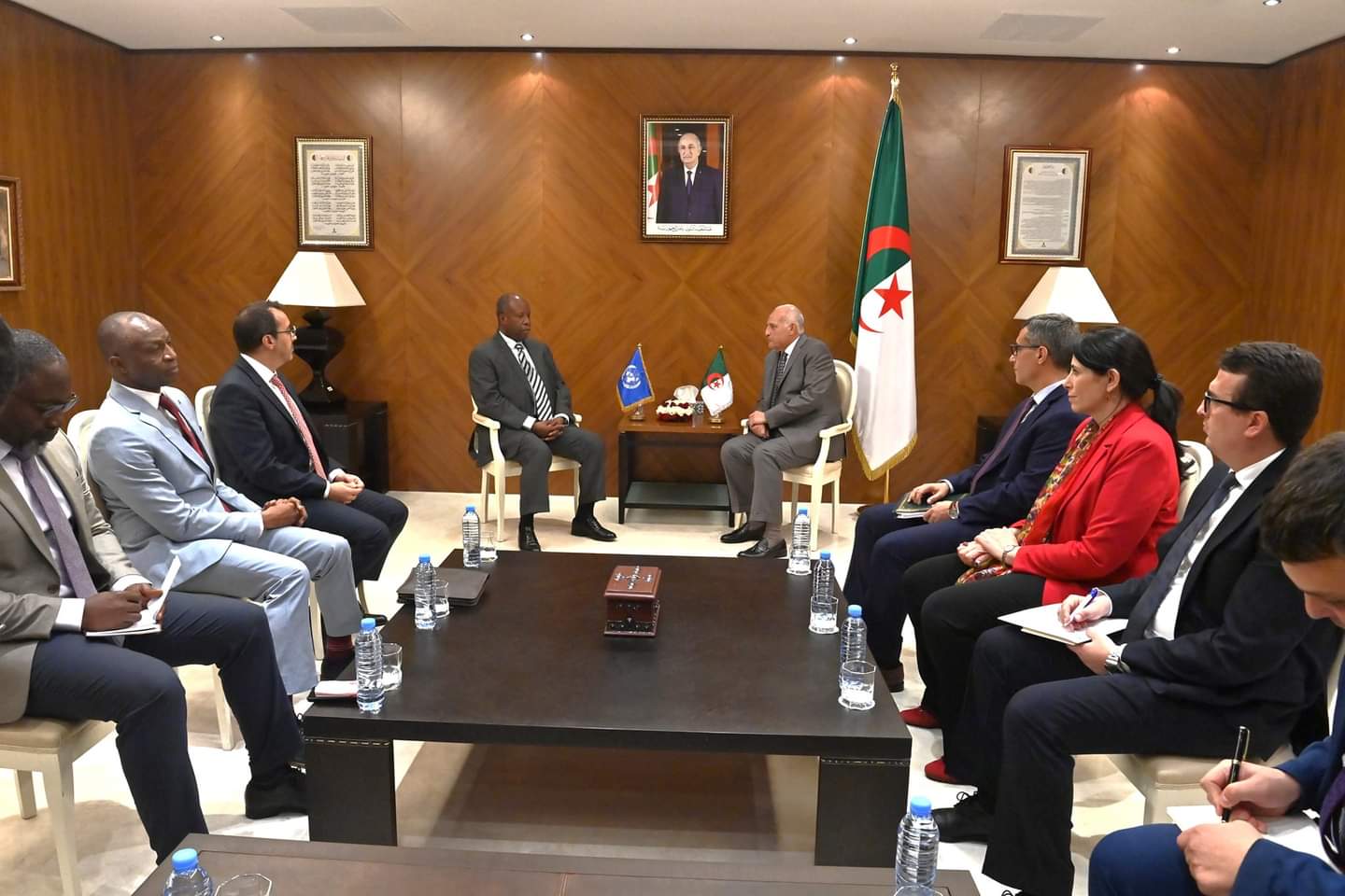 عطاف يستقبل كل من الممثل الخاص للأمين العام لهيئة الأمم المتحدة ورئيس مكتب الأمم المتحدة لغرب إفريقيا والساحل