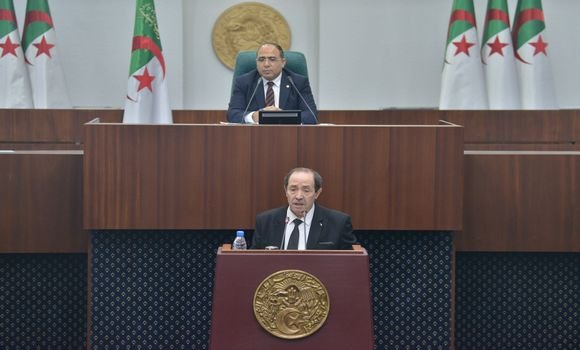 نحو إنشاء مدرسة وطنية للتعليم عن بعد لفائدة أبناء الجالية الوطنية بالخارج