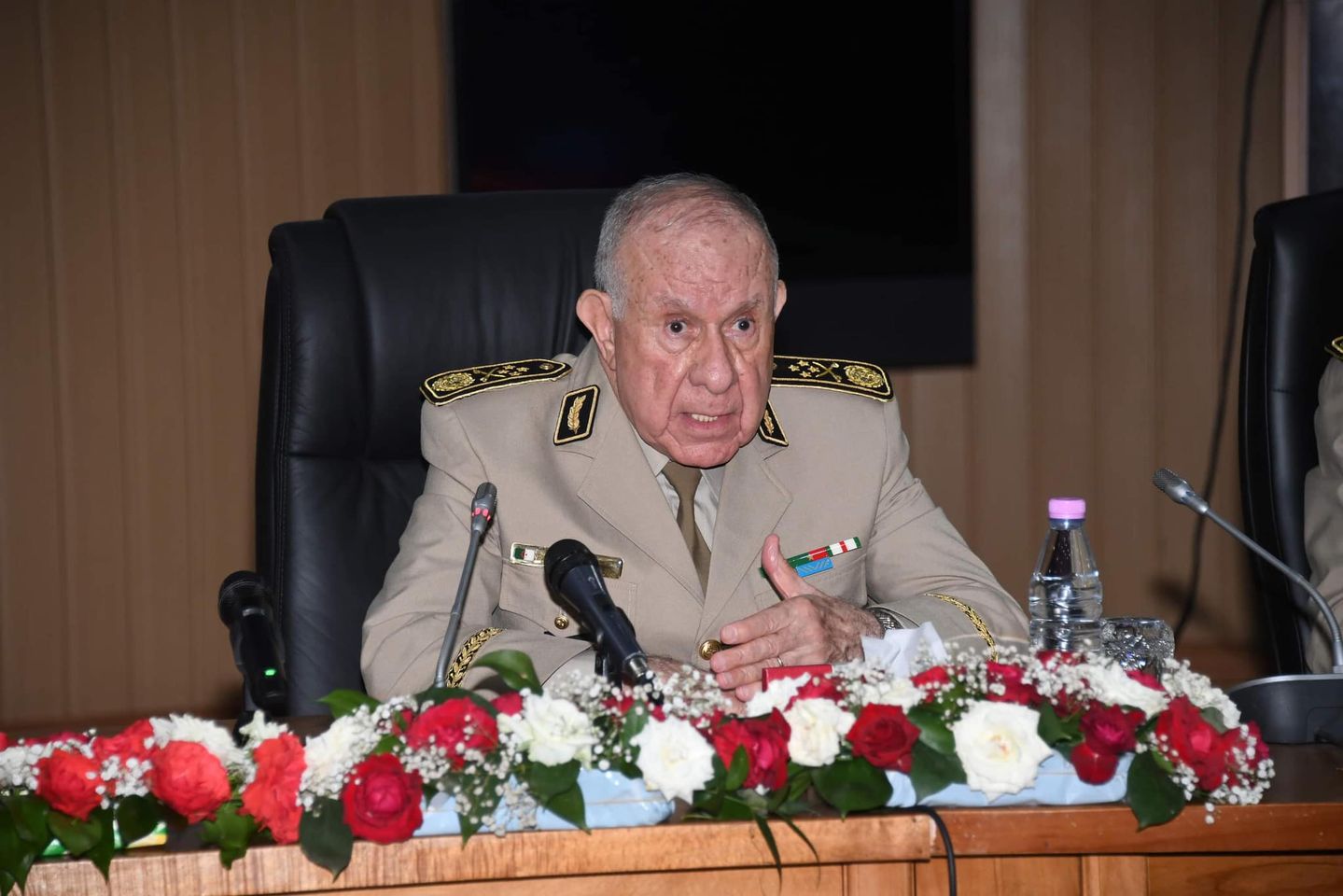 رئيس أركان الجيش الوطني الشعبي الفريق أوّل السعيد شنقريحة يستقبل وزير الدفاع الإيطالي السيد قيدو كروزيتو