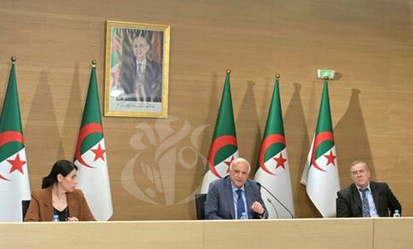 عدم إنضمام الجزائر للبريكس لا يغير شيئا في التوجه الجديد الذي كرسه رئيس الجمهورية