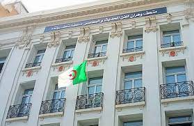 وهران تحتفي باليوم العالمي للفنان بتعابير فنية