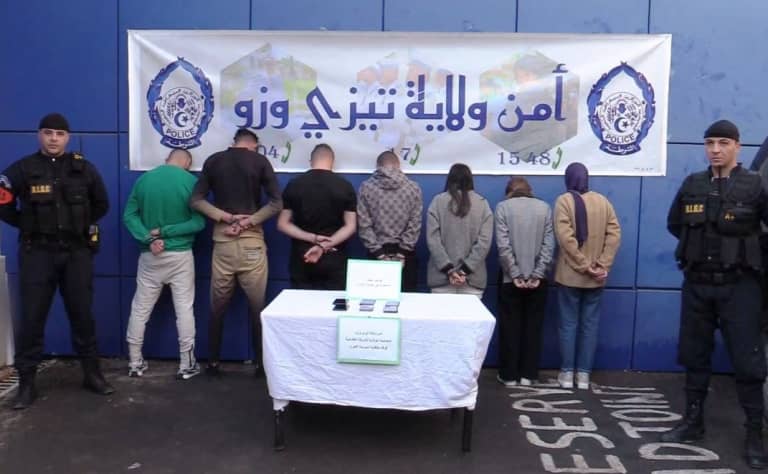 شرطة تيزي وزو تطيح بشبكة إجرامية مختصة في الابتزاز والتهديد بالتشهير عبر الفيسبوك