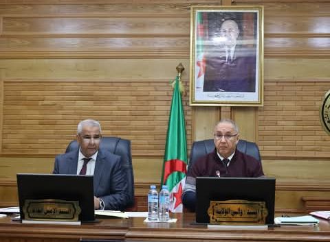 والي تيسمسيلت يترأس اجتماعًا لمناقشة المشاريع التنموية لعام 2025