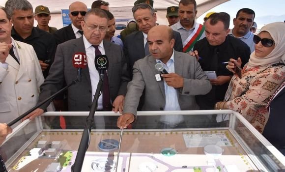 خنشلة : وزير الداخلية يتفقد عديد المشاريع المهيكلة بالولاية