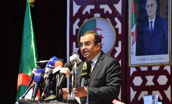 المستثمرات الفلاحية في الجنوب: عدة تسهيلات لتوفير الكهرباء والمياه بهدف تطوير الزراعات الإستراتيجية