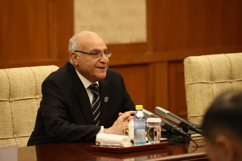 عطاف يهنئ وزير الخارجية المصري الجديد