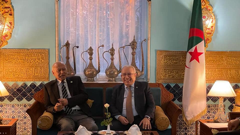 لعمامرة يستقبل الامين العام لجامعة الدول العربية
