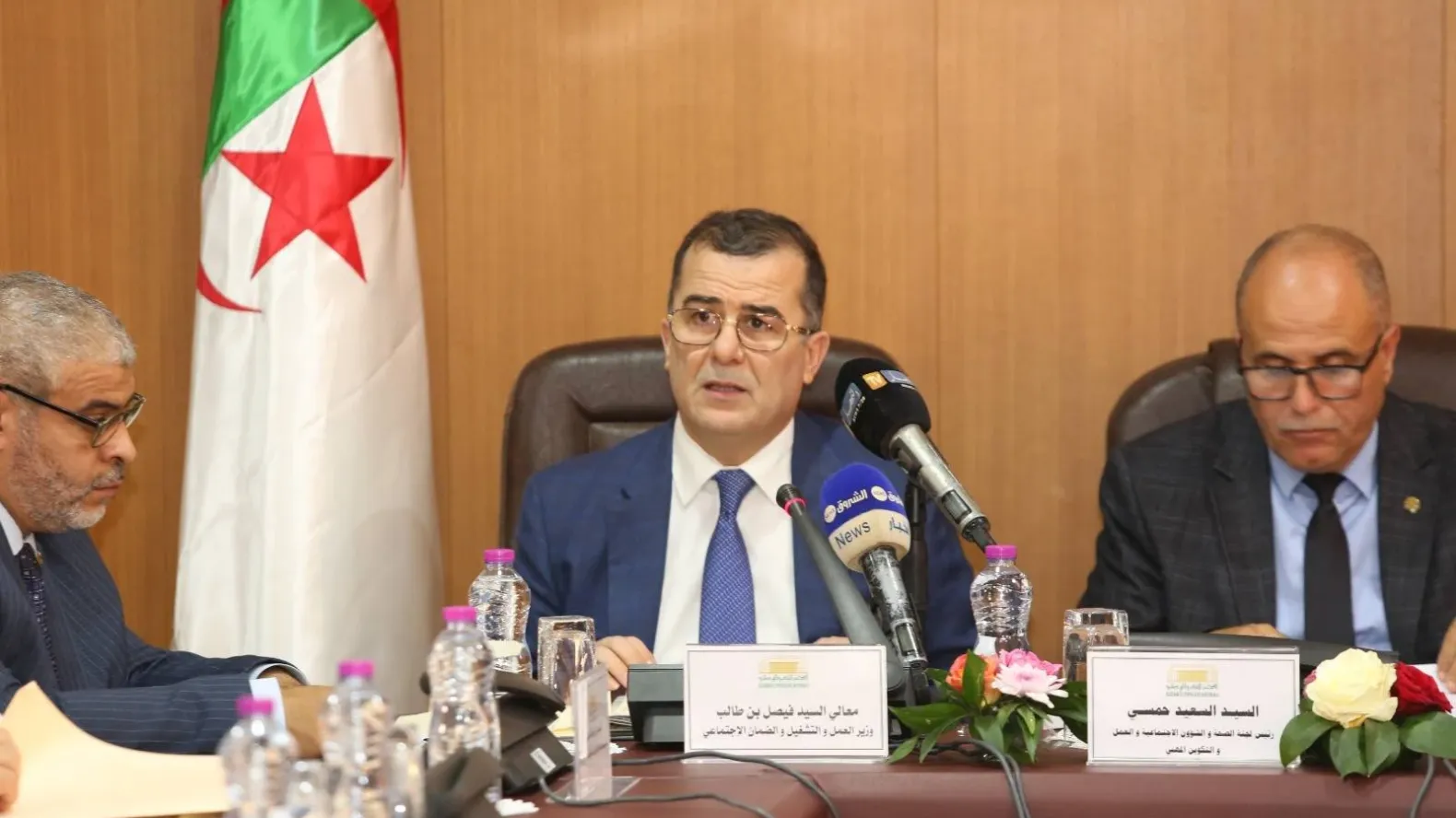 تمديد عطلة الأمومة… وزير العمل يكشف تفاصيل المقترح الجديد