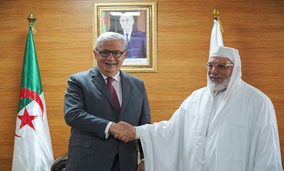 عميد جامع الجزائر يستقبل سفير المكسيك بالجزائر