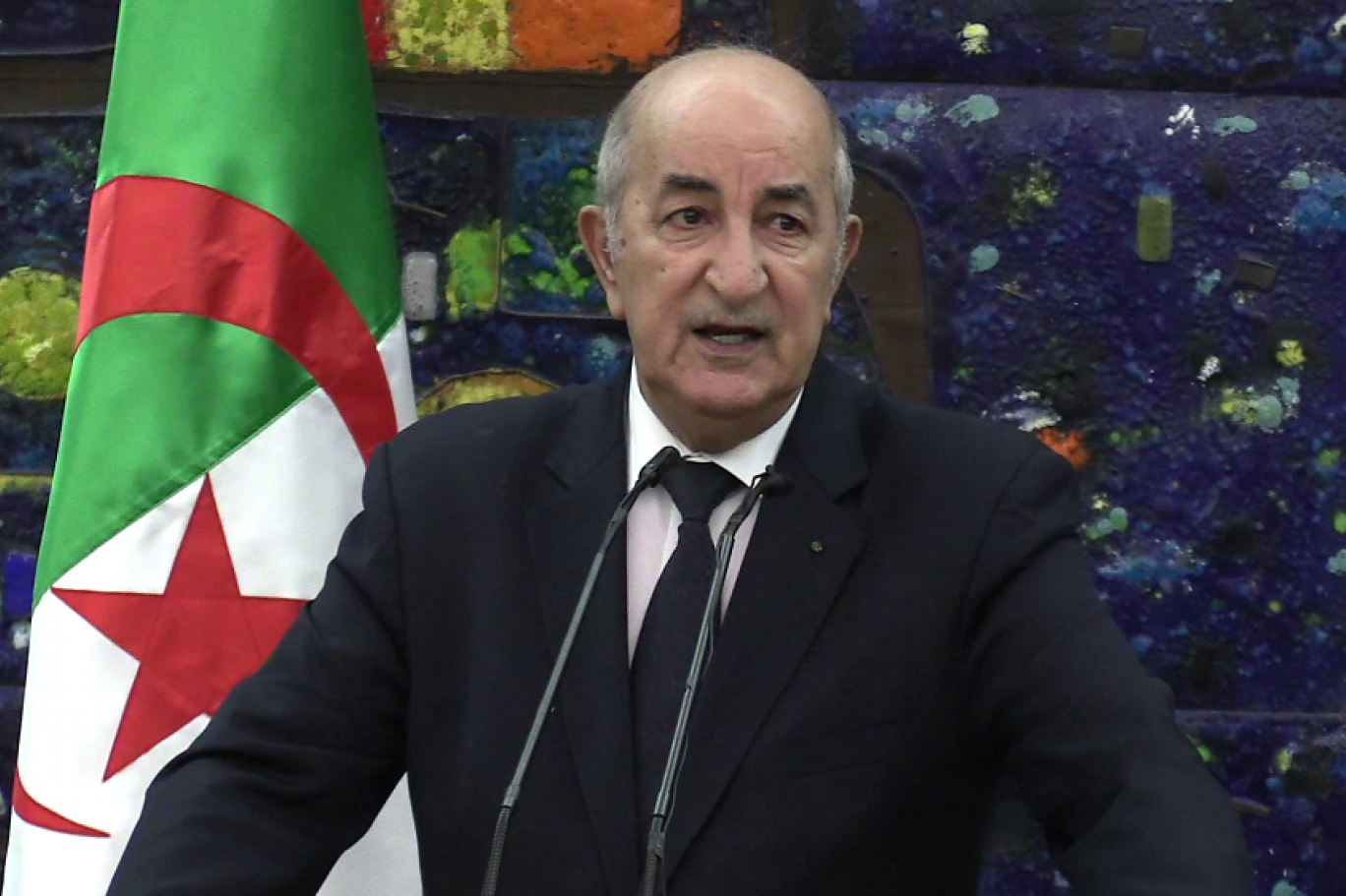 رئيس الجمهورية ينهي مهام وزير المالية عبد الرحمان راوية