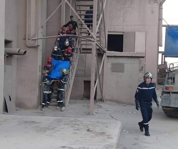حادث عمل مميت بمصنع الاسمنت بعين الكبيرة
