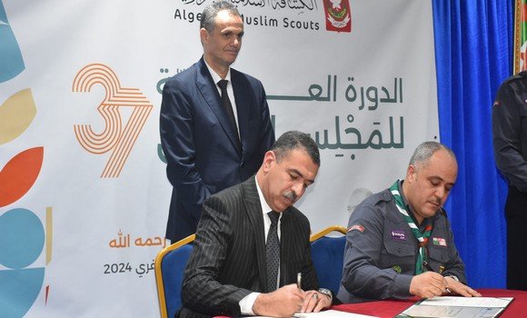 الكشافة الاسلامية الجزائرية توقع على اتفاقيتين شراكة مع قطاع الشباب والرياضة والهيئة الأممية “اليونيسيف”