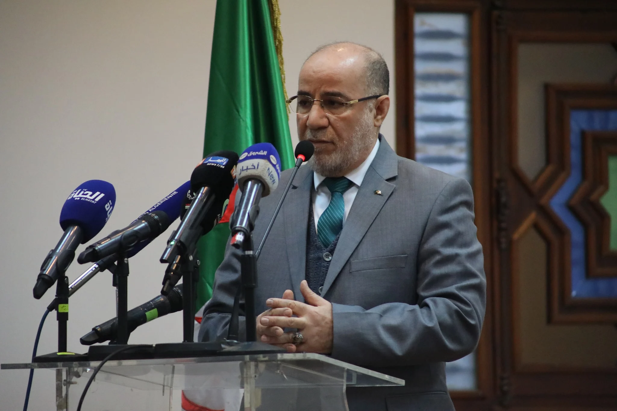 وزير الشؤون الدينية يتفقد التحضيرات الخاصة بموسم الحج