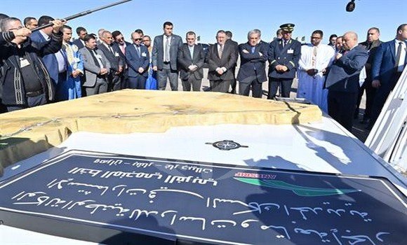 الوزير الأول يعاين أشغال إنجاز خط السكة الحديدية غارا جبيلات-تندوف-بشار-وهران