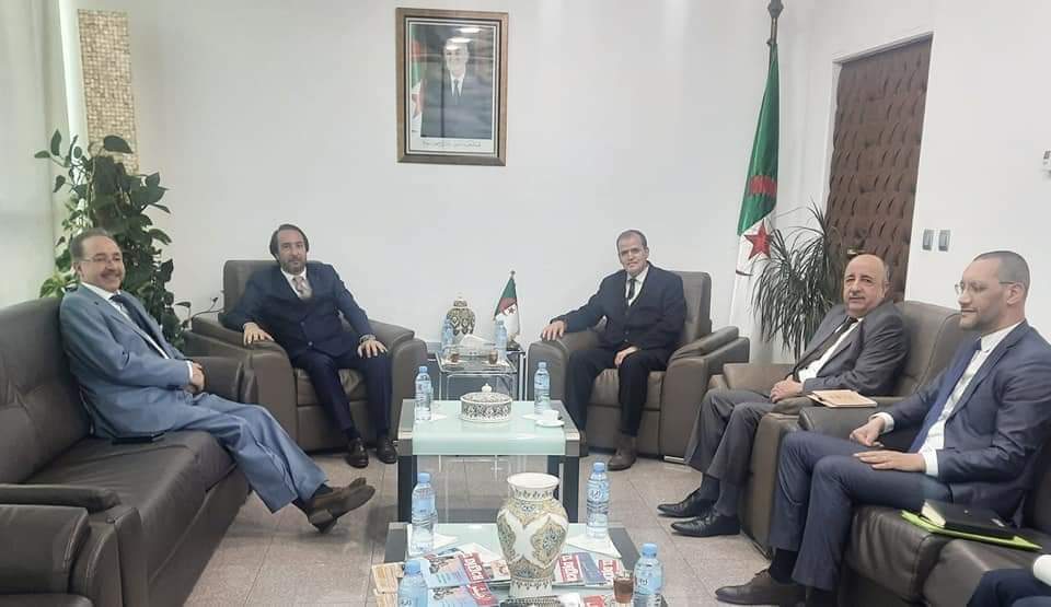 وزير التجارة يستقبل وفد من منظمة التجديد الاقتصادي الجزائري