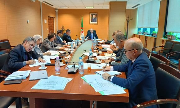 تجارة : زيتوني يسدي جملة من التعليمات لضمان التموين بالمواد الغذائية واسعة الإستهلاك