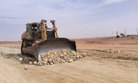 مشروع السكة الحديدية بشار-تندوف: “مشروع استراتيجي للتنمية الاقتصادية والاجتماعية للولايتين”
