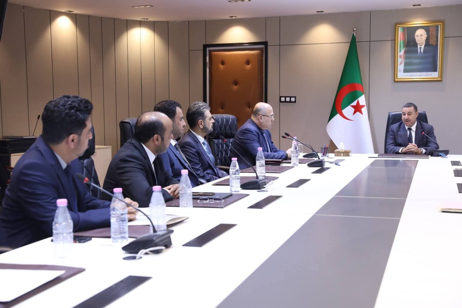 الجزائر وسلطنة عمان تتفقان على تعزيز التعاون في النقل البحري ووضع خارطة طريق مشتركة