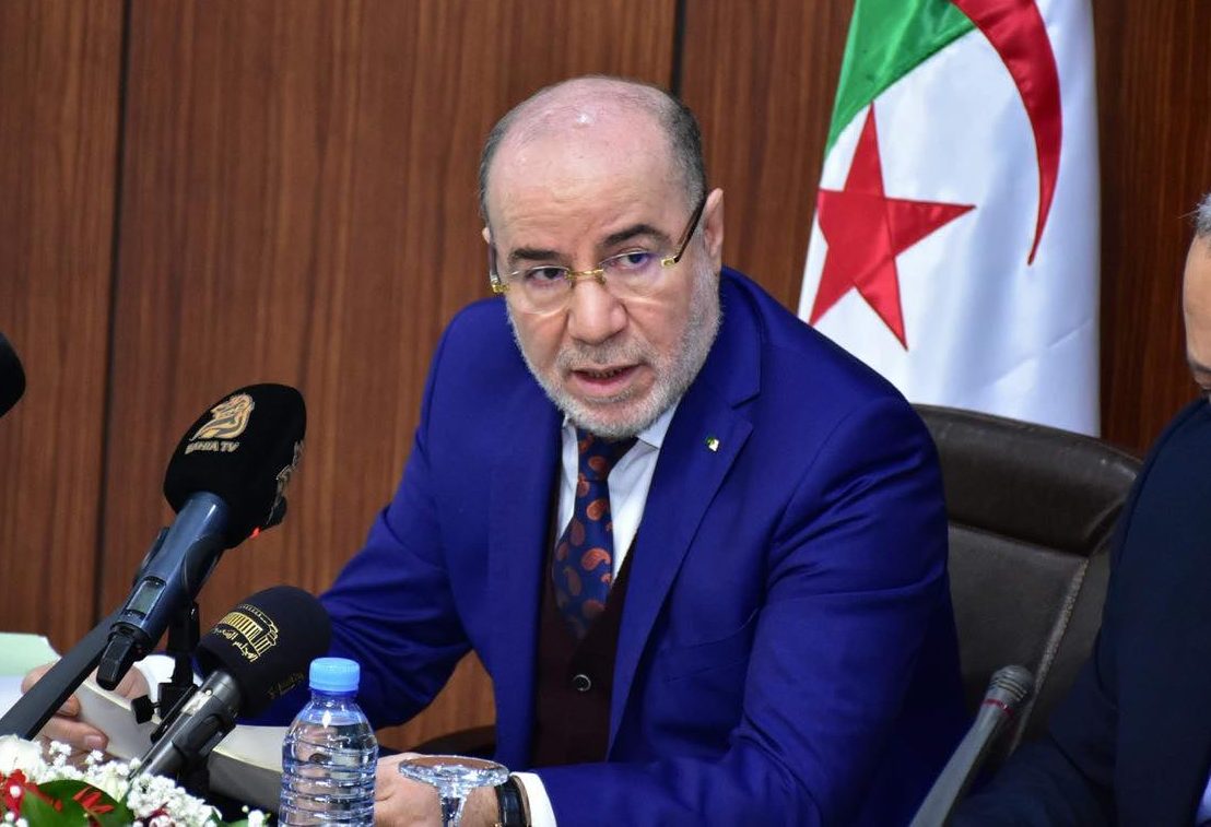 وزير الشؤون الدينية:يدعو لتقديم أحسن الظروف للحجاج