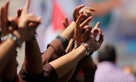 يوم الأسير الفلسطيني : الكيان الصهيوني يمارس حربا انتقامية ضد المعتقلين الفلسطينيين