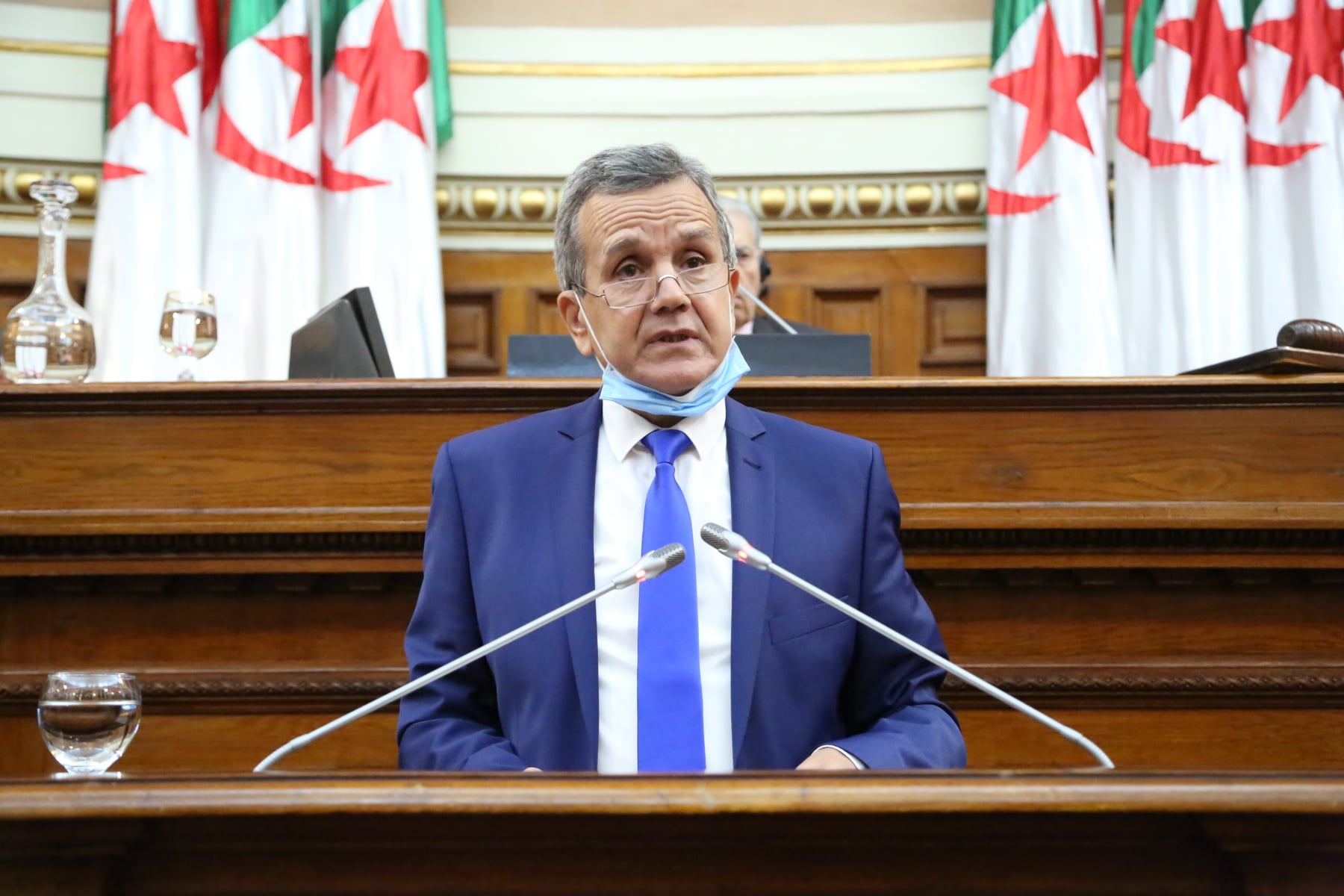 بن بوزيد: توحيد تسعيرة الخدمات الطبية في المؤسسات الخاصة