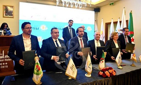 موسم الاصطياف: إطلاق مبادرة للترويج للوجهة الجزائرية في فائدة العائلات والمغتربين