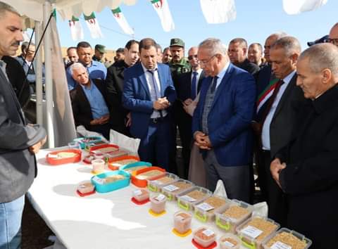 السيد الوالي يشرف على إنطلاق حملة الحرث والبذر 2023/ 2024 – تيسمسيلت
