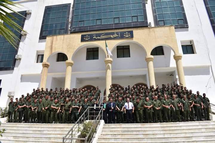 تأدية اليمين القانونية لطلبة الدرك الوطني بالناحية العسكرية الخامسة