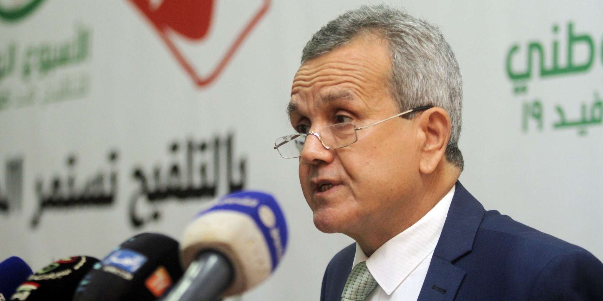 وزير الصحة: يؤكد على ضرورة إجراء مسابقة توظيف الأطباء المساعدين.