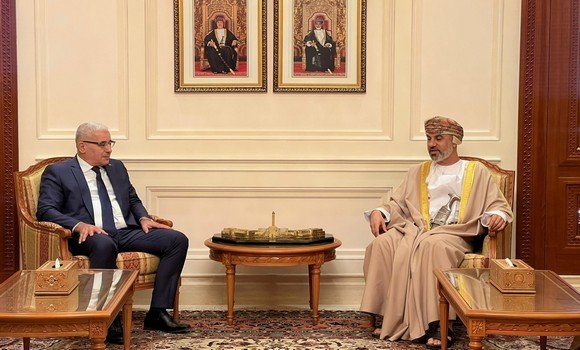 رئيس المجلس الشعبي الوطني يتحادث مع رئيس مجلس الشورى العماني