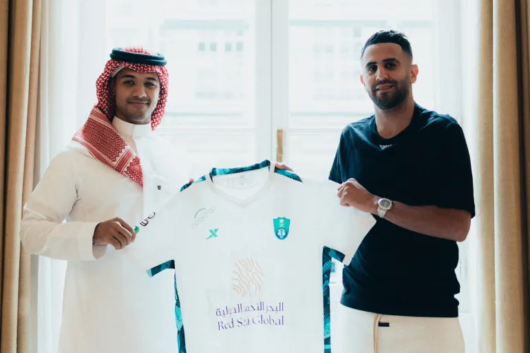 الأهلي السعودي يتعاقد مع النجم الجزائري رياض محرز قادما من مانشستر سيتي