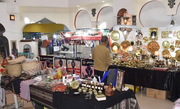 الصالون الوطني لمشتقات النخيل والهدايا التذكارية ببسكرة: أكثر من 20 ألف زائر لأجنحة العرض