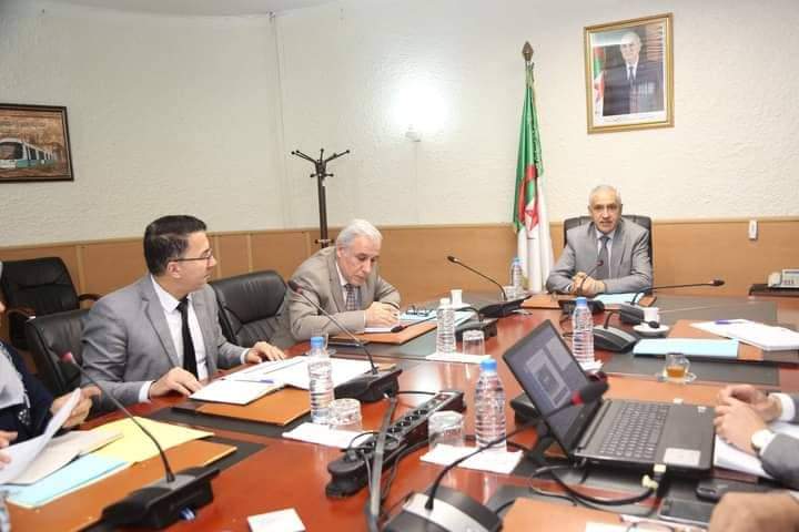 وزير النقل يدعو إلى تحضير عملية إحصائية شاملة لحركية السلع و البضائع على مستوى التجارة الخارجية