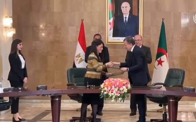 توقيع على الاتفاقيات الثنائية للتعاون في مختلف المجالات بين الجزائر و مصر