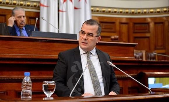 وزارة العمل بصدد القيام ب “تحيين شامل” لجميع النصوص التشريعية والتنظيمية